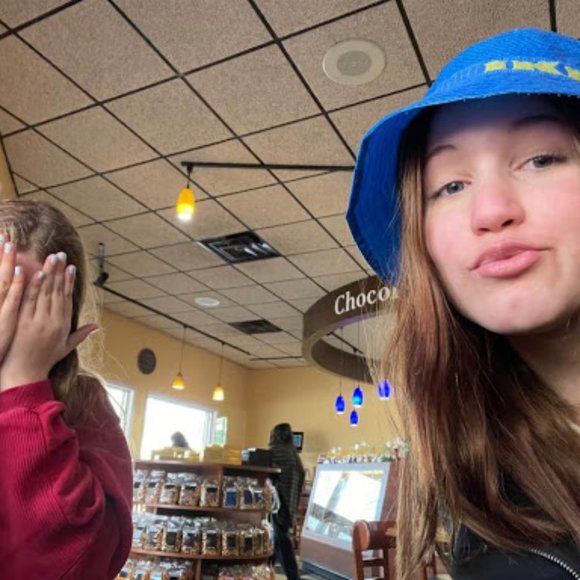 Meet your Posher, Rochelle - Picture 1 of 7